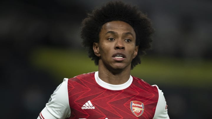 Willian moves near the Corinthians