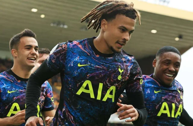 Wolves 0-1 Tottenham: Kane returns from bench as Alli penalty seals victory