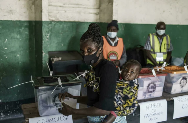 Zambians vote among internet restrictions, expected results