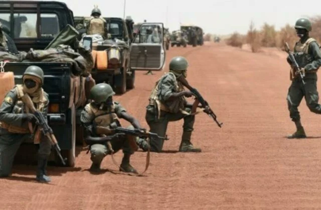 fifteen soldiers killed in an ambush in the center, according to