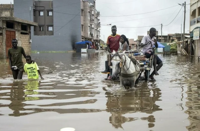 the interior minister visited the flooded neighborhoods in