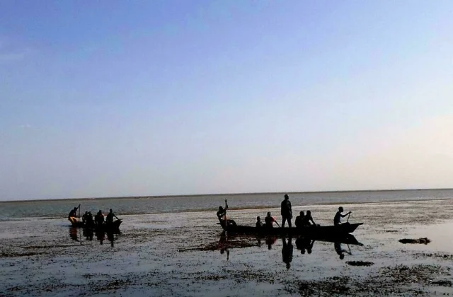 thousands of displaced people and refugees after clashes