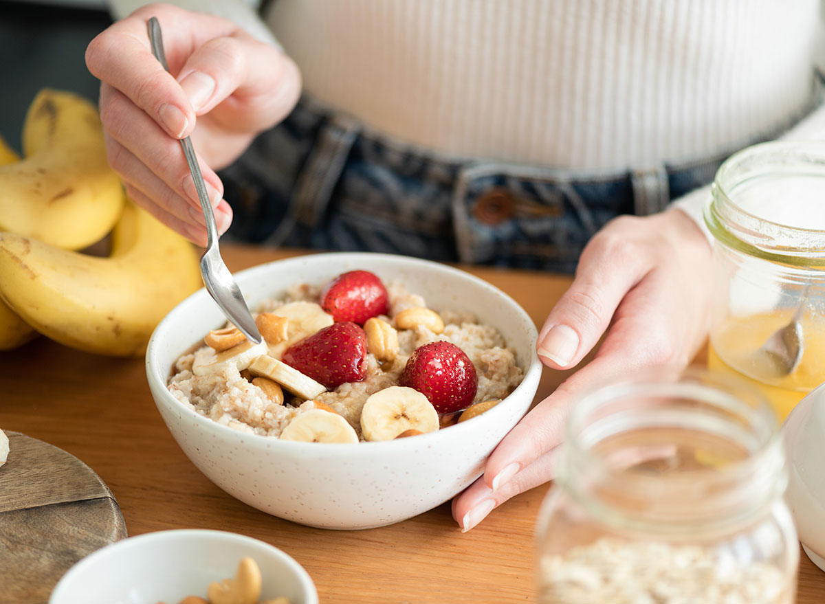 The finest oatmeal substances for sluggish growing old, science says