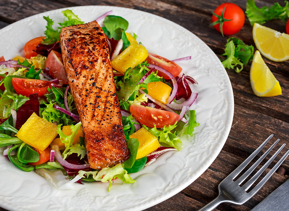 Eating habits to pace up fats loss within the abdomen as you age, say
