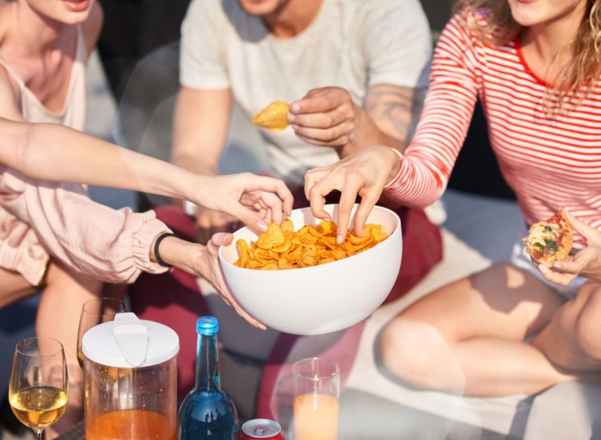 6 Snacks that secretly improve irritation in your physique, say