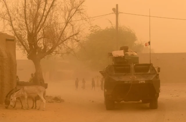 French withdrawal paves way for talks between