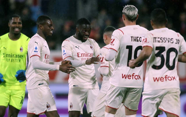 Milan & Napoli win when Inter falter once more within the title race