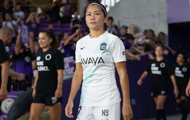 NJ / NY Gotham extends Nahomi Kawasumi and recruits rookie Hensley Hancuff