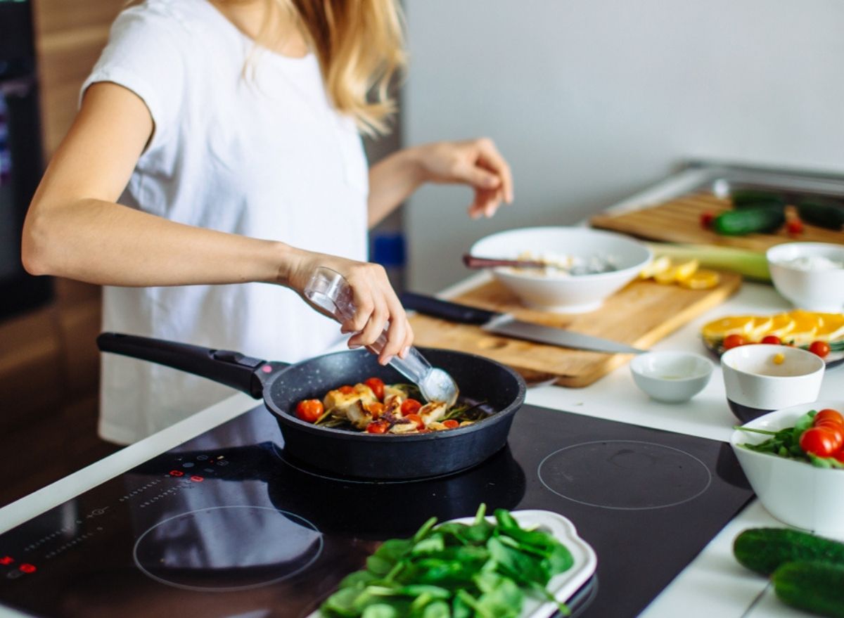The finest approach to prepare dinner to slowly age, says dietitian