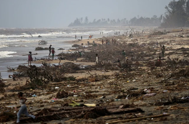The cyclone evens out town of Madagascar with 120 lifeless, help