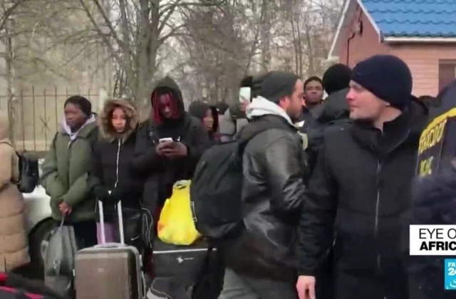 War in Ukraine: Hundreds of African students evacuated