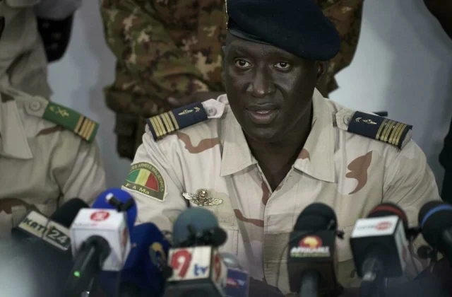 government and armed groups from the north of Gao to rescue