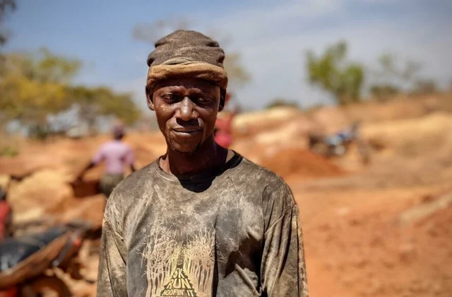 near Kouroussa miners take all risks