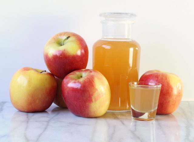 apples and apple cider vinegar