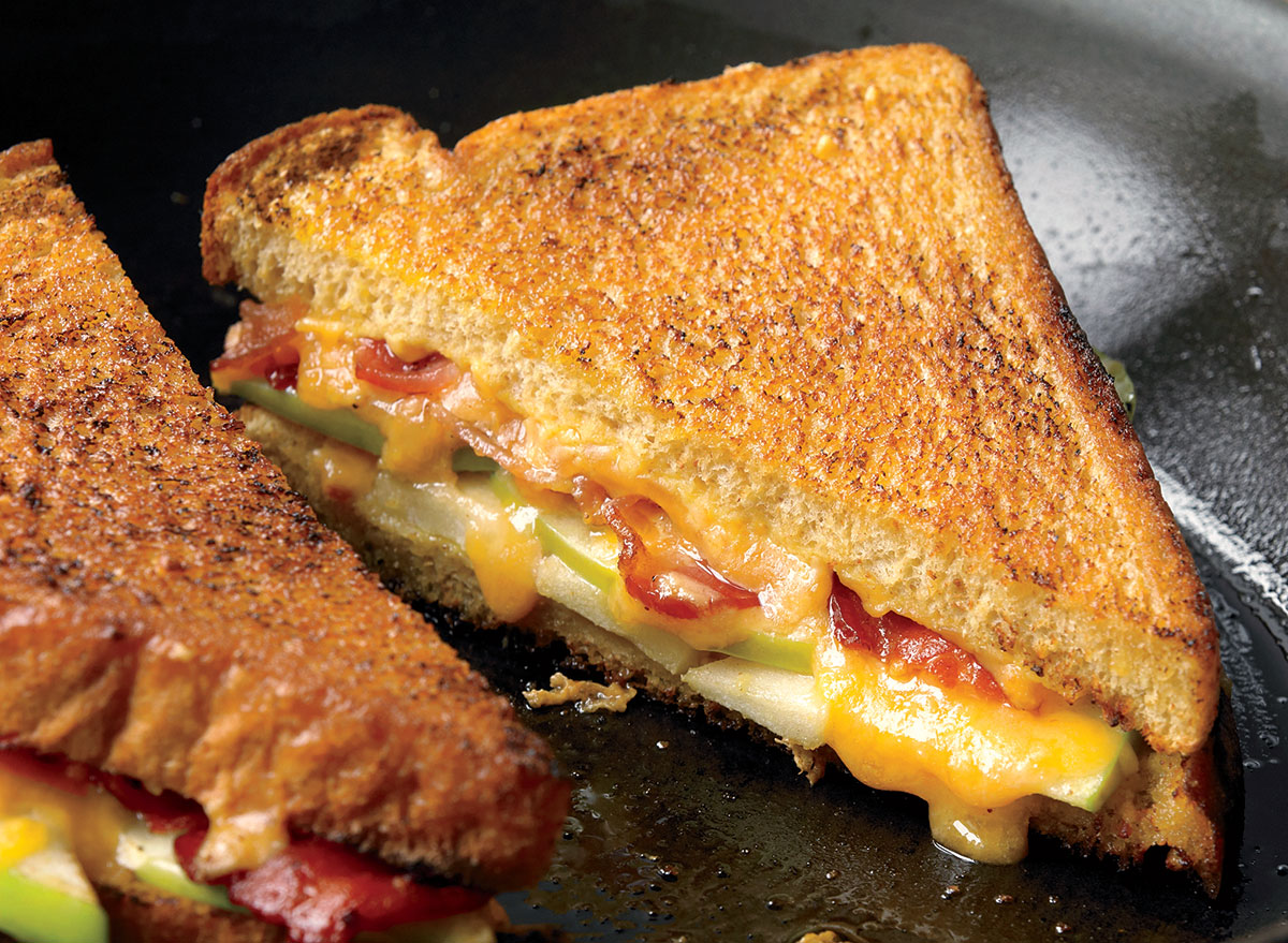 healthy grilled cheese with apples and bacon