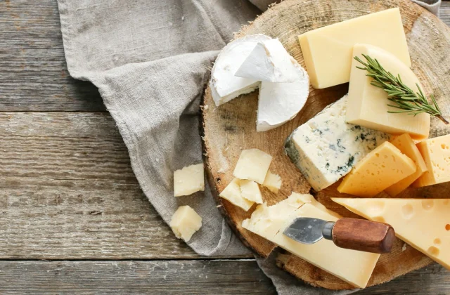 Top 6 Low-Sodium Cheeses Recommended by a Nutritionist