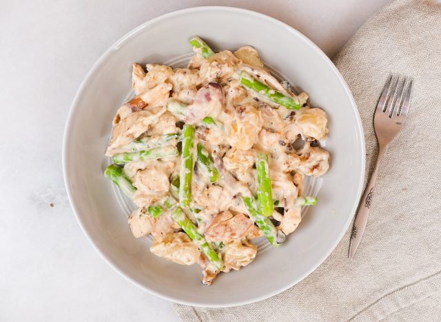 chicken alfredo gnocchi with vegetables