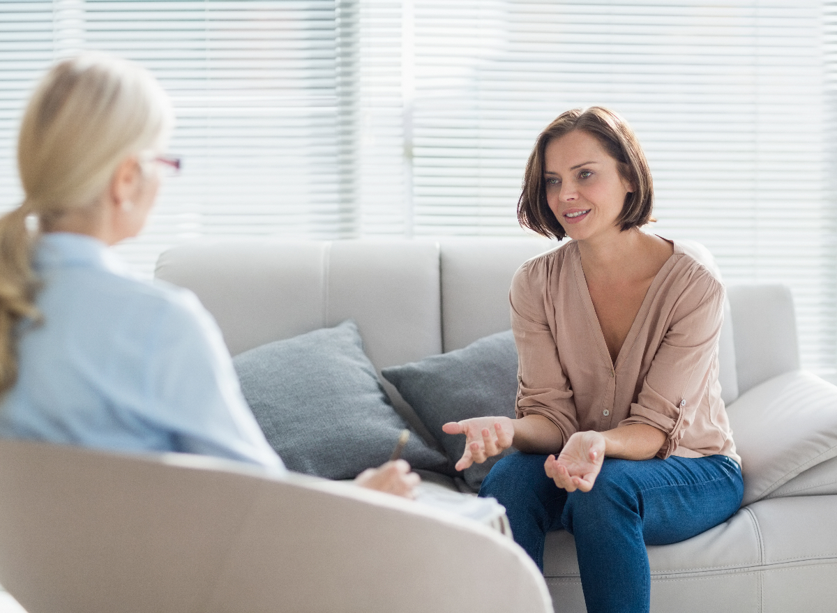 woman talks to therapist on duty after being betrayed by best friend