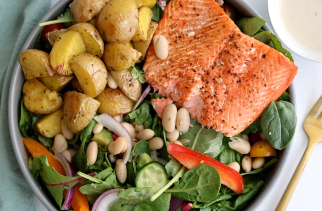 A Dietitian’s Top Protein-Packed Salad Recipe for Shedding Pounds