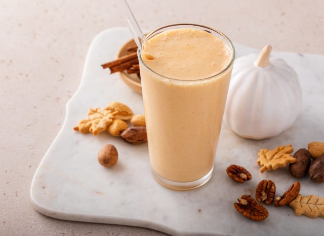 pumpkin smoothie board with pumpkin, nuts and cinnamon, healthy smoothies for weight loss