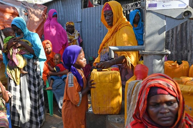 China donates 1,300 tonnes of food aid to Somalia