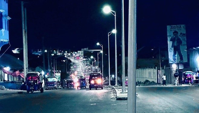 Conflicting reports emerge after explosions rock Mogadishu
