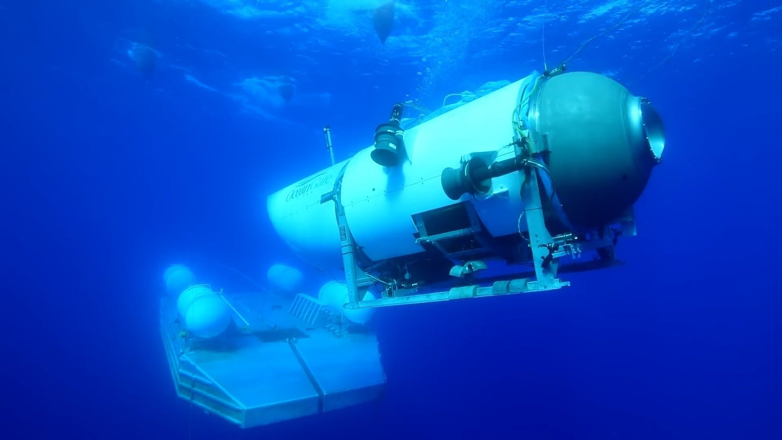 Carbon fibre hull of Titan submersible showed signs of flaws, says engineer