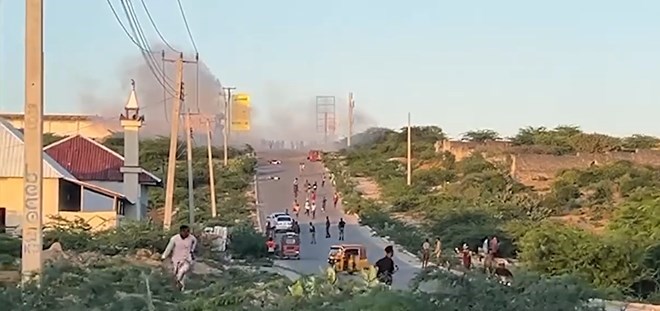 Roadside explosions in Somali capital Mogadishu kill 5, official says