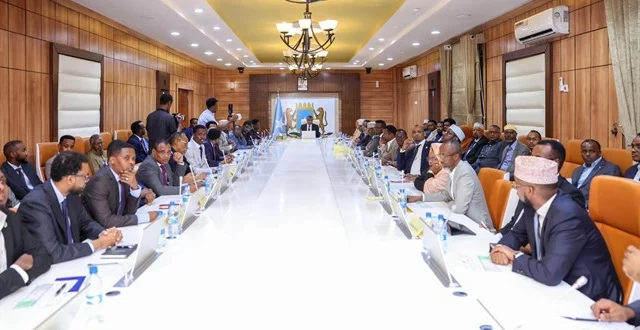 Golaha Wasiirada oo shacabka Soomaaliyeed ugu baaqay in loo midoobo ilaalinta qarannimada iyo madax bannaanida dalka
