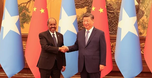 Hogaamiye Xasan Sheekh oo kulan gaar ah kula qaatay Aqalka Beijing dhigiisa dalka Shiinaha