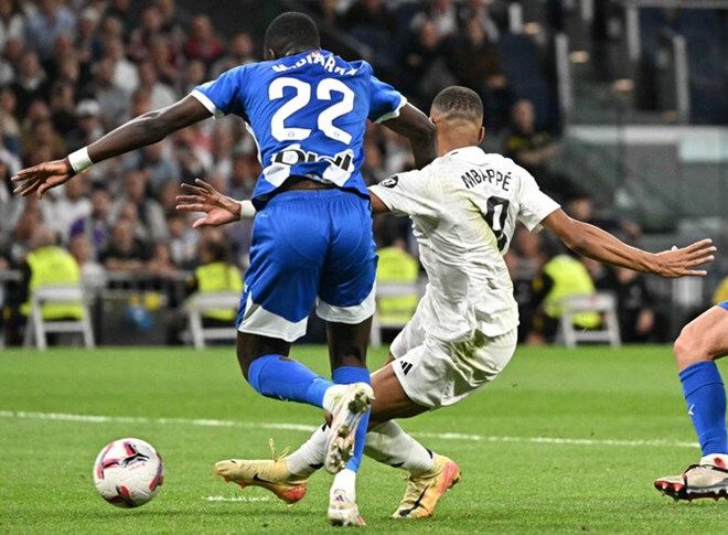 Mbappe extends scoring streak as Real Madrid beat Alaves 3-2 in Spanish league