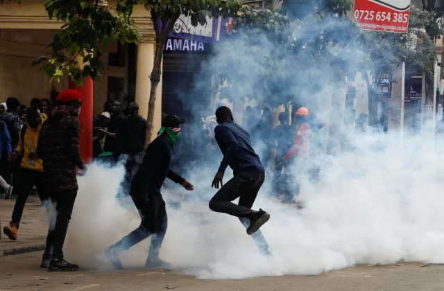 Police confront protesters in Kenya despite tensions escalating