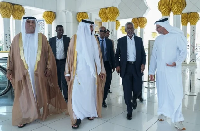Somalia’s Senate Speaker Tours Sheikh Zayed Grand Mosque