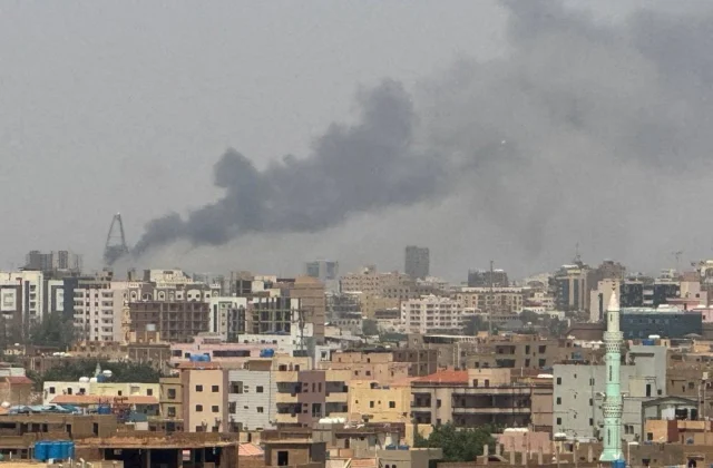 Sudanese Army Strikes Paramilitary Targets in Effort to Retake Control