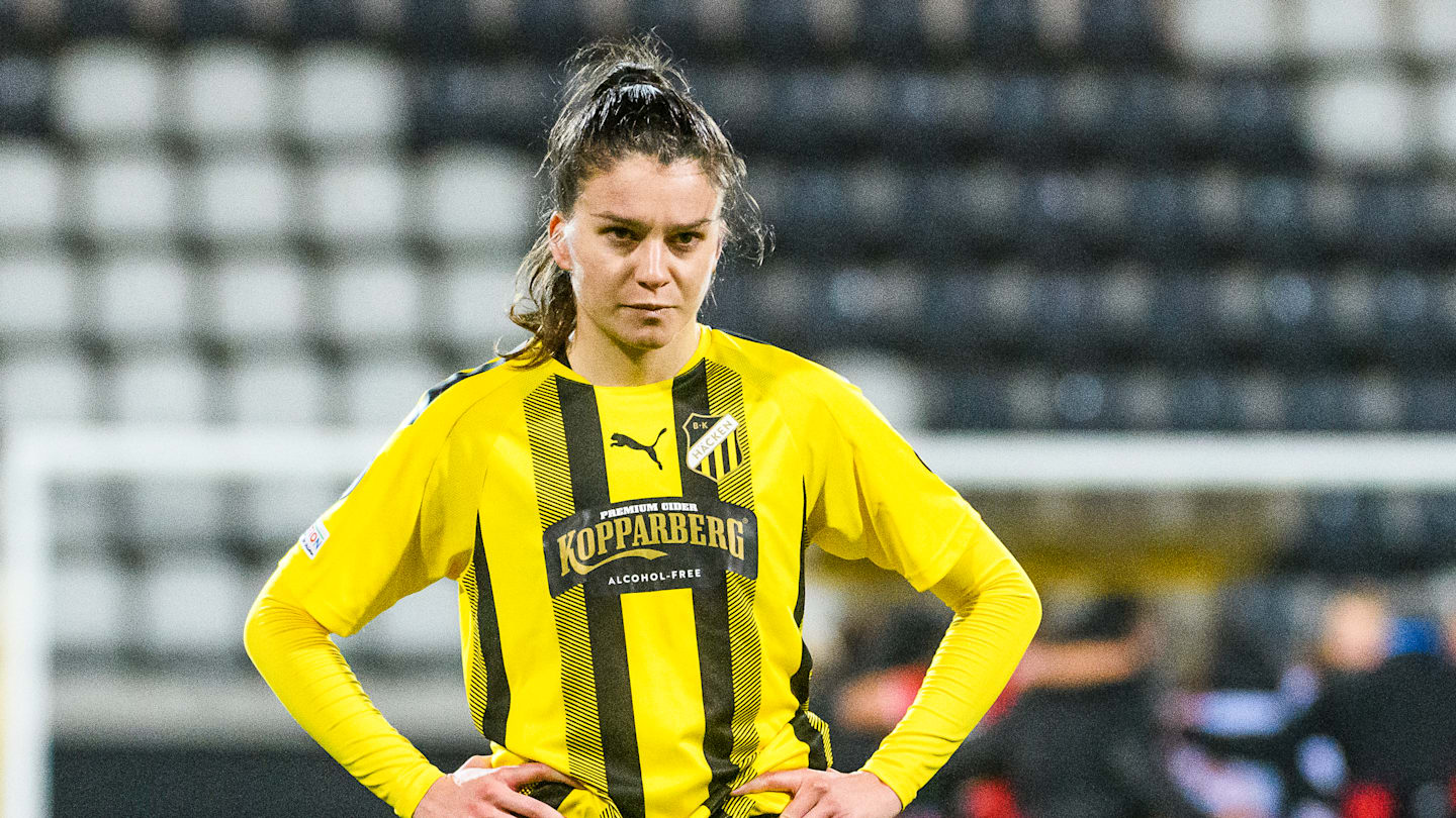 Tottenham complete signing of Hungarian international