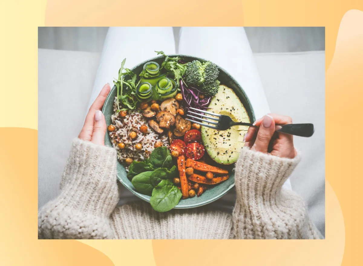 What is the optimal calorie intake for dinner to promote weight loss?