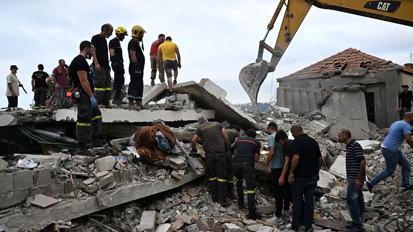 As it happened: Nine killed in strikes on Lebanon



Middle East