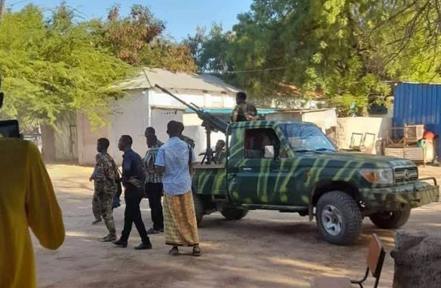 Conflicts between opposing groups in Hiiraan result in one soldier’s death and another’s injury.