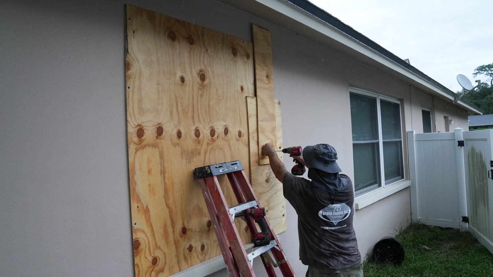 Hurricane Milton strengthening ahead of reaching Mexico, US