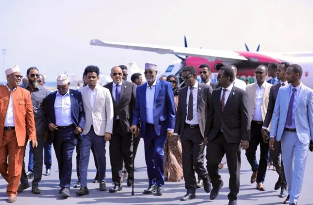 Jubaland Leader Touches Down in Mogadishu for National Consultative Council Assembly