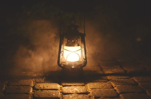 Nigeria’s Power Grid Faces a Second Collapse Within 24 Hours