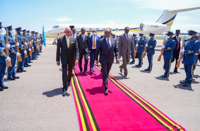 President Mohamud and Museveni convene to deliberate on the security transition under ATMIS