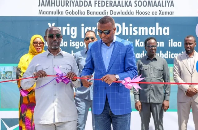 Prime Minister Barre Unveils Newly Constructed Road in Mogadishu’s Garasbaaley Area