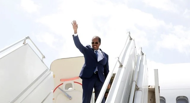 Somali President Embarks on Visit to Eritrea for Discussions with Isaias Afwerki