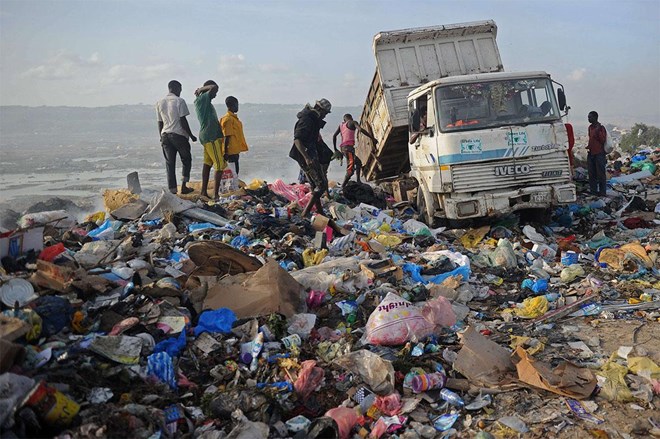 Somalia moves to tackle plastic wasteland with long-delayed ban