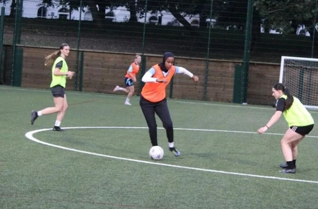 The FA in England Issues Apology to Muslim Athlete Iqra Ismail Following Ban Due to Religious Wear