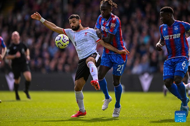 Top three all win in exciting Premier League Saturday