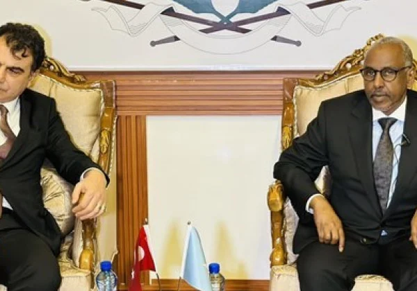 Turkish Deputy Defense Minister Musa Heybet Visits Mogadishu to Greet Oil Vessel Arrival