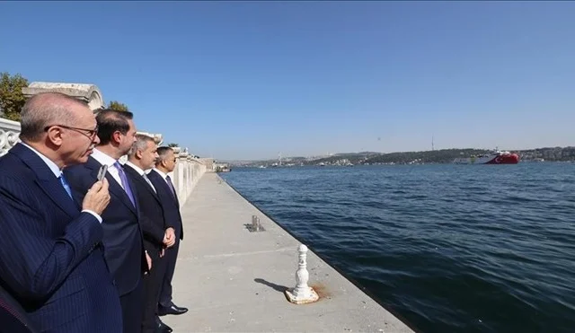 Turkish President Erdogan bids farewell to the country’s energy research vessel departing for Somalia