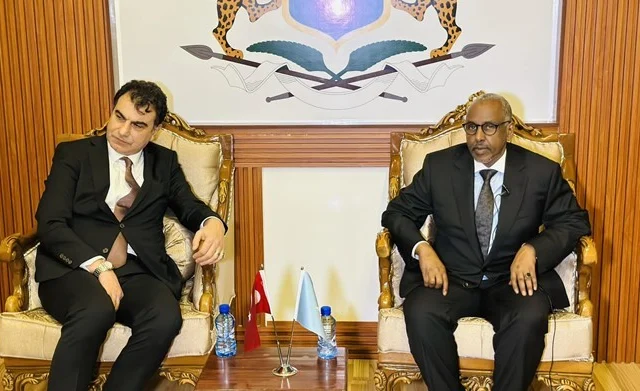 Turkish Team Lands in Mogadishu to Greet Energy Research Ship